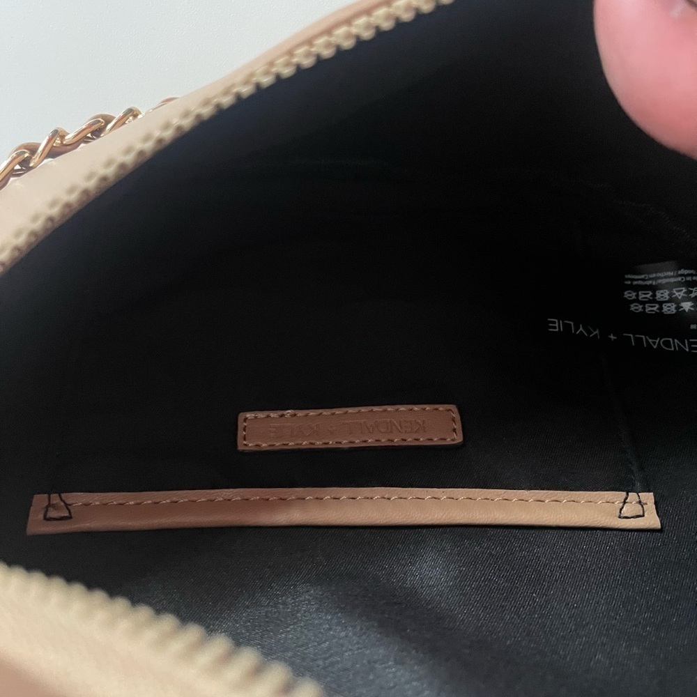 Kendall & Kylie Fanny Pack / Crossbody - Picture 4 of 4